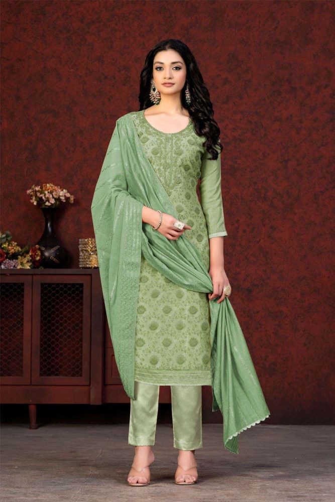 salwar kameez en soie imprimee en vert avec dupatta